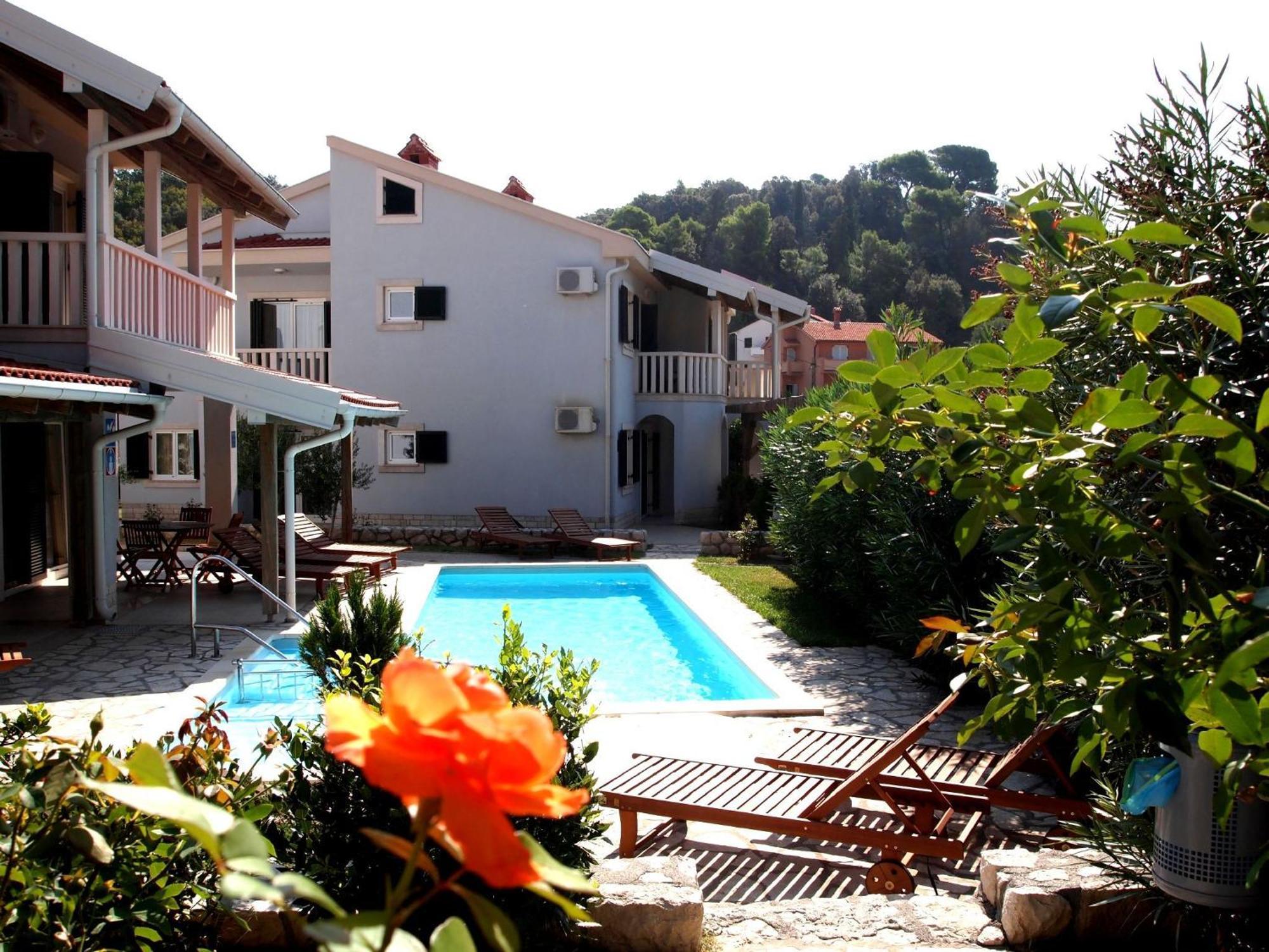 Villas Rab Palit Exterior photo